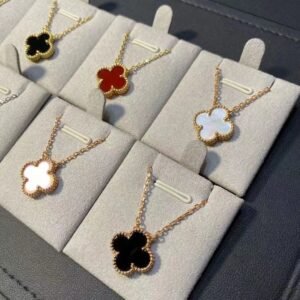 Clover Necklace(Anchor development)