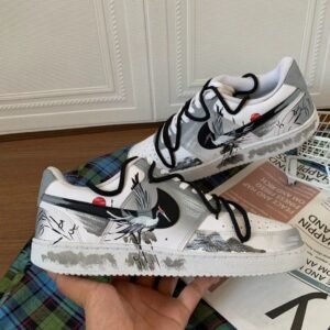 Limited fashion shoe